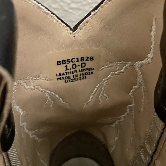 Cody James Black and Brown Western Cowboy Boots - Picture 8 of 9